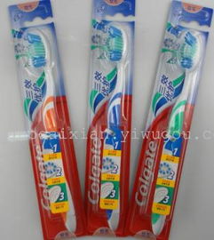 義烏商貿(mào)城中的明星單品 高露潔三效優(yōu)護(hù)牙刷9200在杜超日用百貨批發(fā)城的市場解析